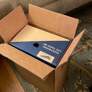 Brand New Women’s Blundstone Boots size 8.5 #1630 rustic black color never worn